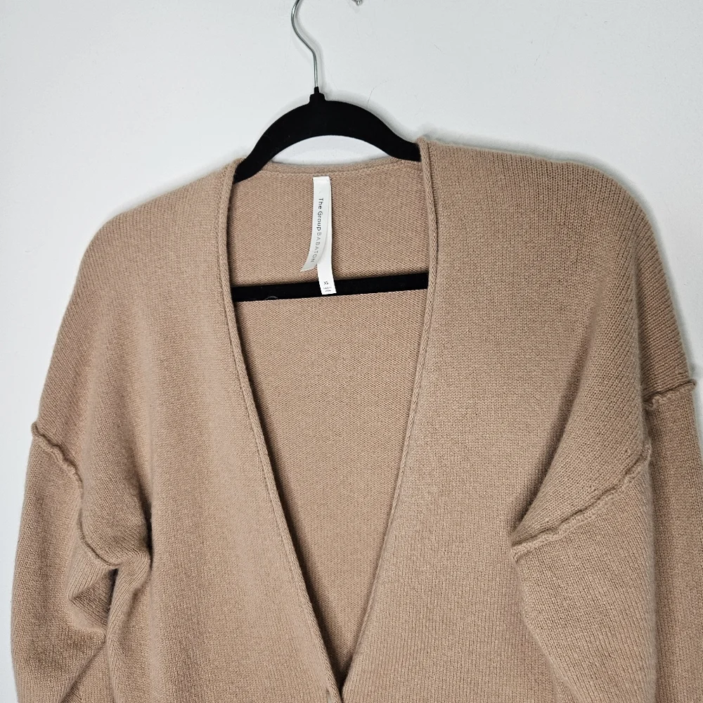 Aritzia Babaton Luxe Cashmere Knit Cardigan Sz XS Oversize V-Neck Neutral  Tan - Picture 3 of 13